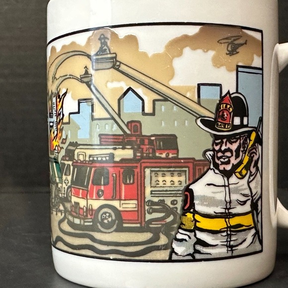 WONDERMUGS VTG Fire Dept, Fireman Fire Battle, Heat Color Changing Mug/Cup - Picture 3 of 11